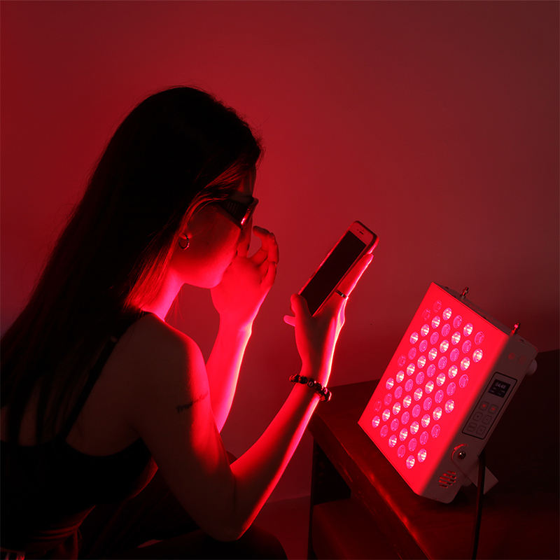 Lira Core Small – 7-Wavelength Targeted Red Light Therapy Panel